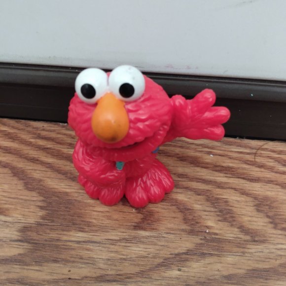 Sesame Street Elmo toy figure - Picture 7 of 7